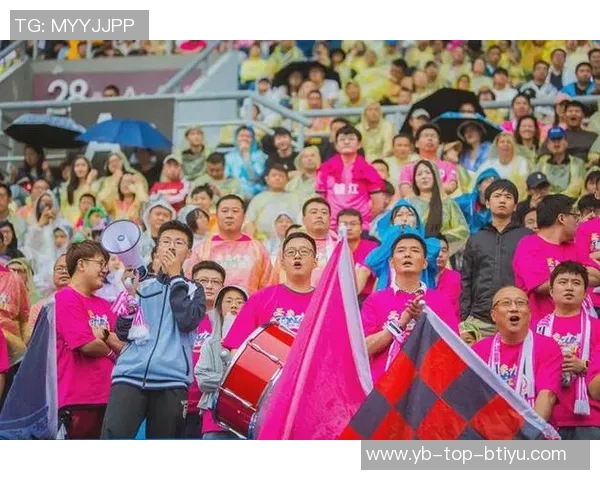 走近可爱的球迷们感受他们为海港小将们呐喊助威的热情与激情