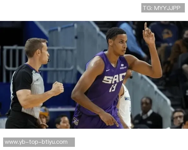 邓雨婷状态低迷NCAA常规赛表现不佳仅得3分1板1助